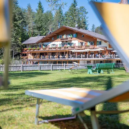 Della Creta Hotel