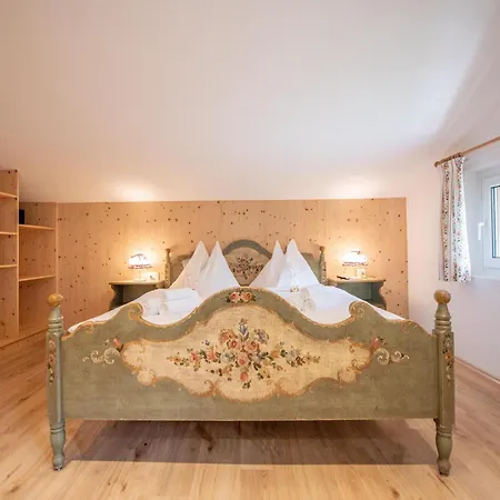 Della Creta Hotel 3*